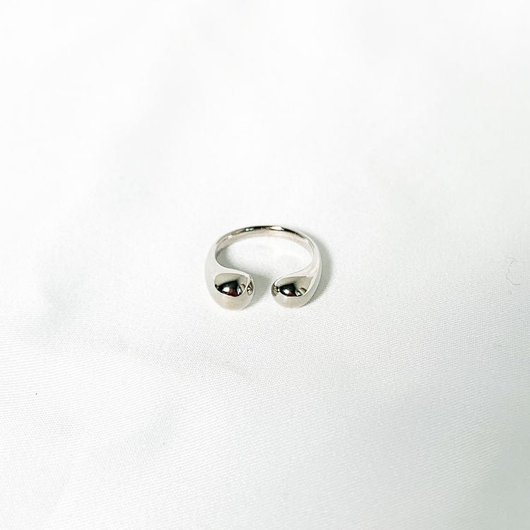 Ese Ring in Silver