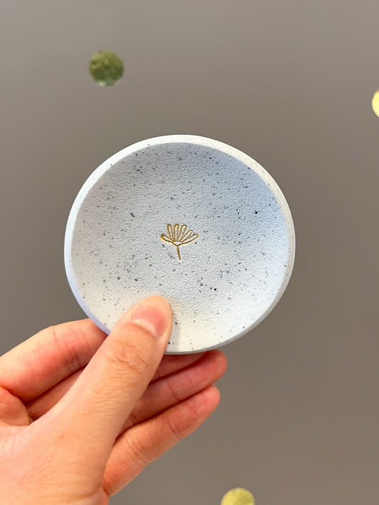 Stamped Unpainted Daisy Ring Dish