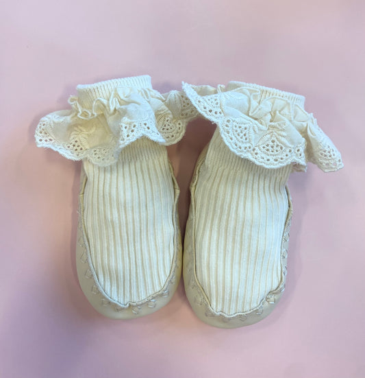 Eyelet Lace Sock Booties in Cream