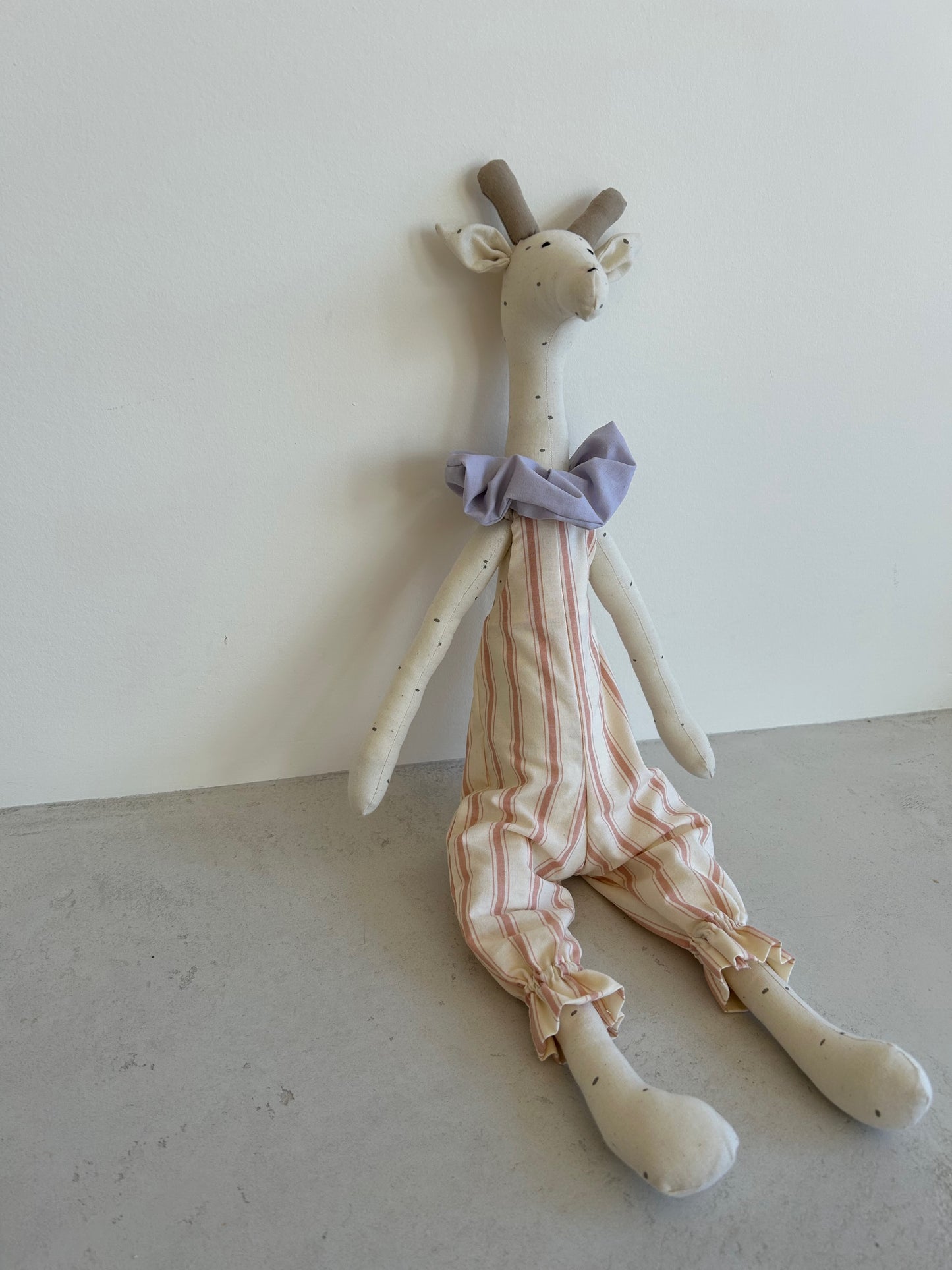 Giraffe Bedtime Buddy with Removable Scrunchie