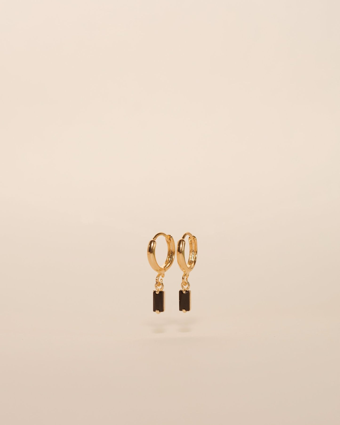 Genoa Earrings Black Pendant