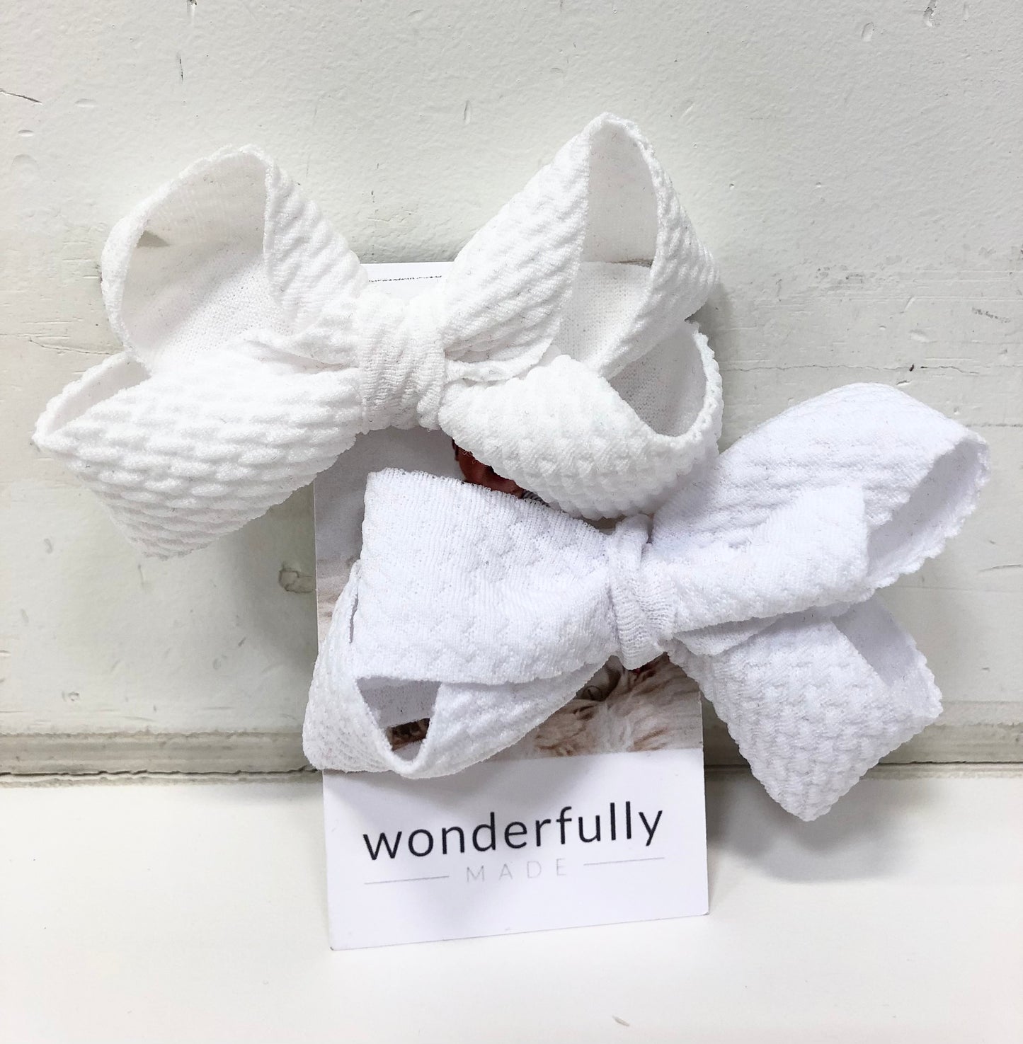 Bow Set in White
