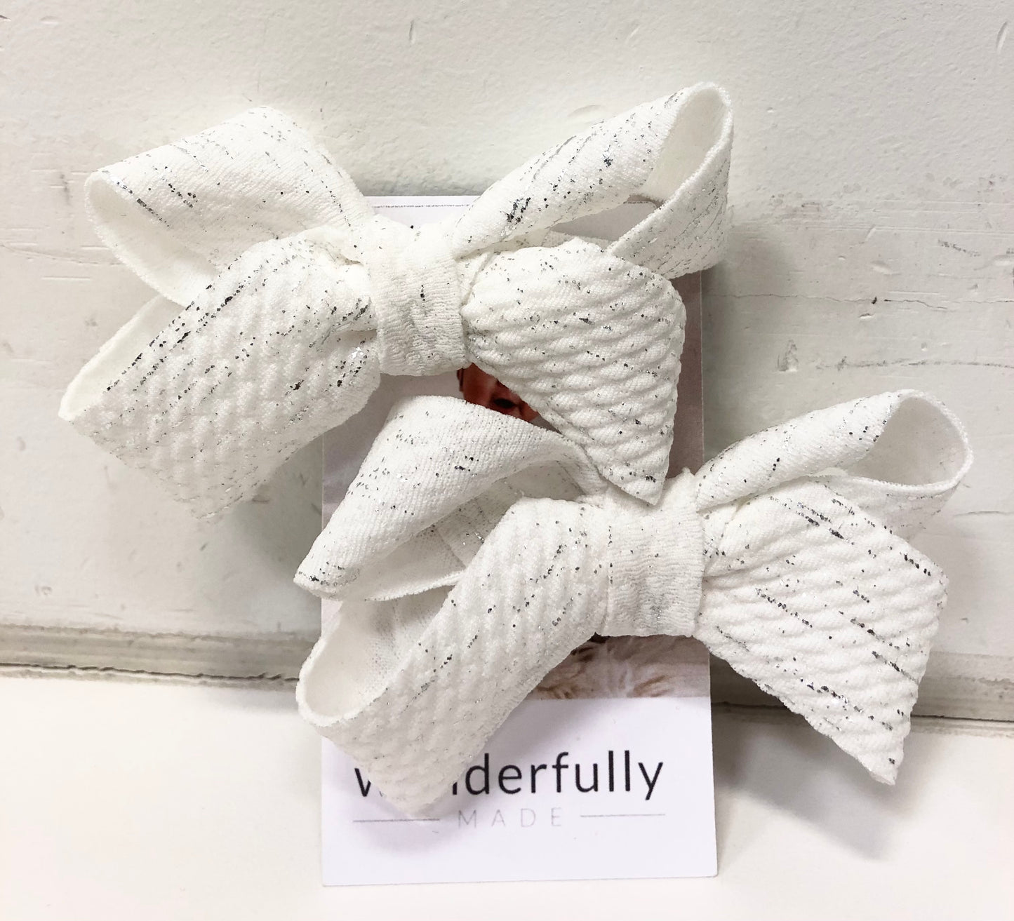 Bow Set in White