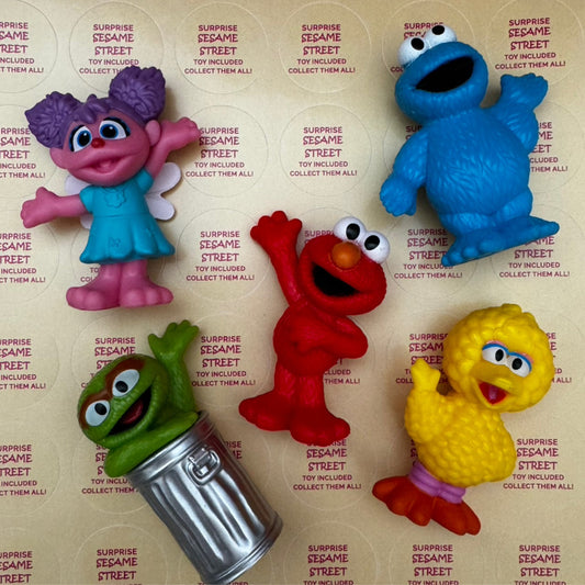 Light Yellow Surprise Toy Fizzy Bubble Dust with Sesame Street Toy