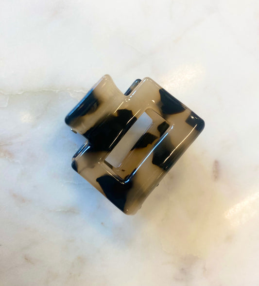 Mini Cube Clip in Dark Tortoise