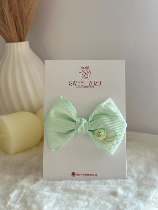 Fascinate Bow Clip