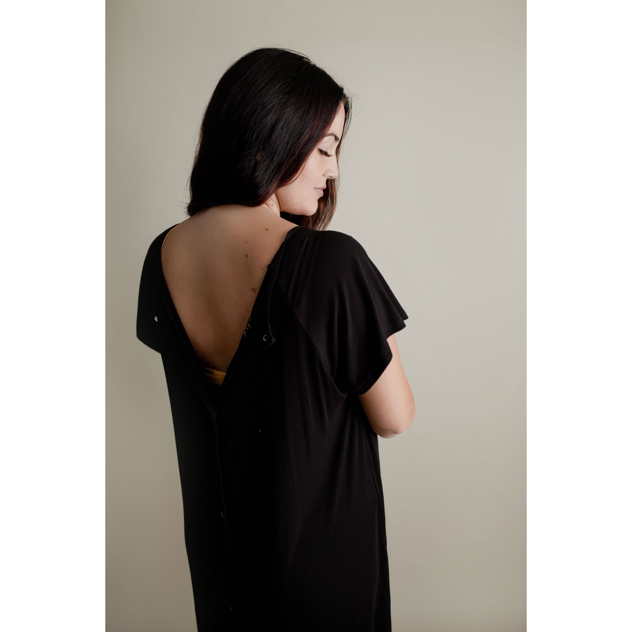 Black-Colored Maternity 3/4th Gown